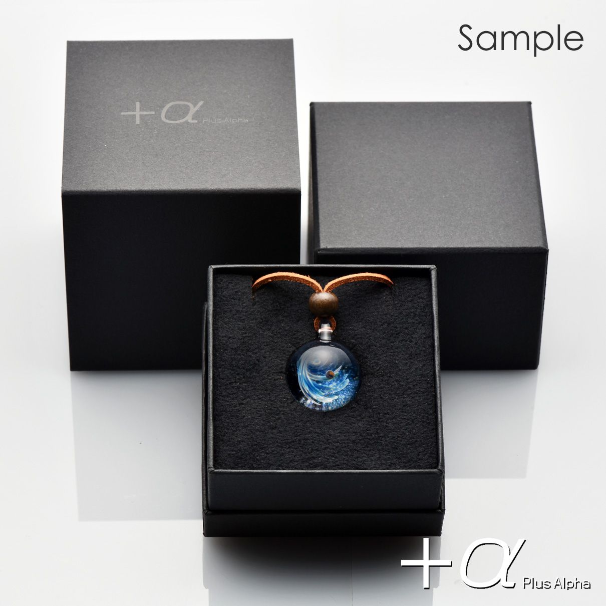 クロス・箱付き 新品』＋α プラスアルファ ネックレス 宇宙ガラス