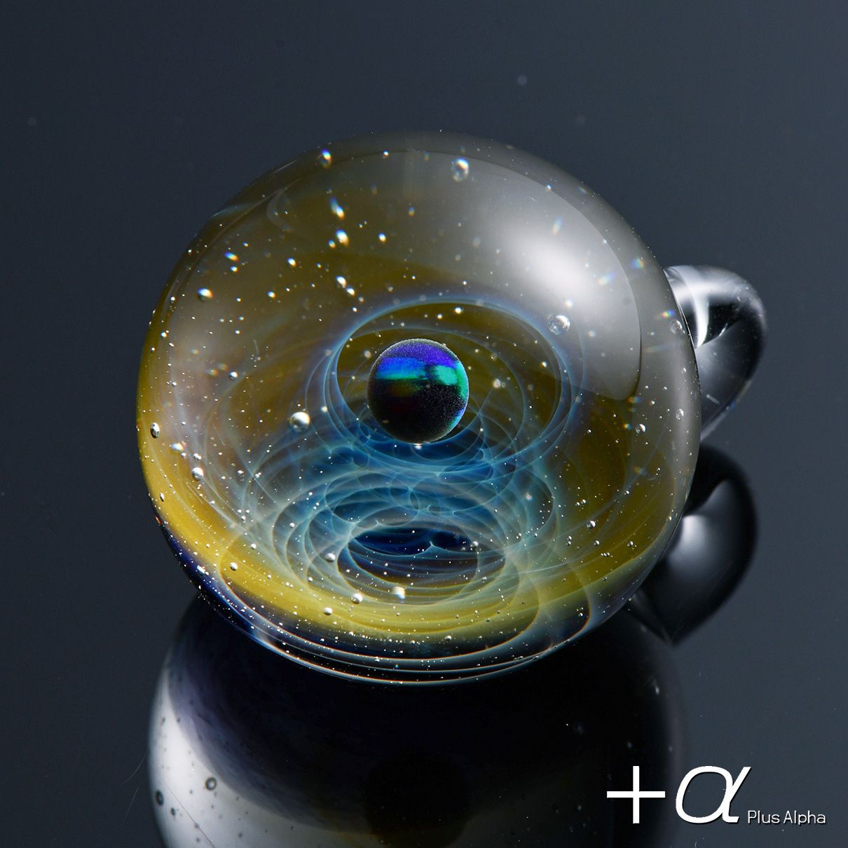 宇宙ガラスペンダント（ブラックオパール）