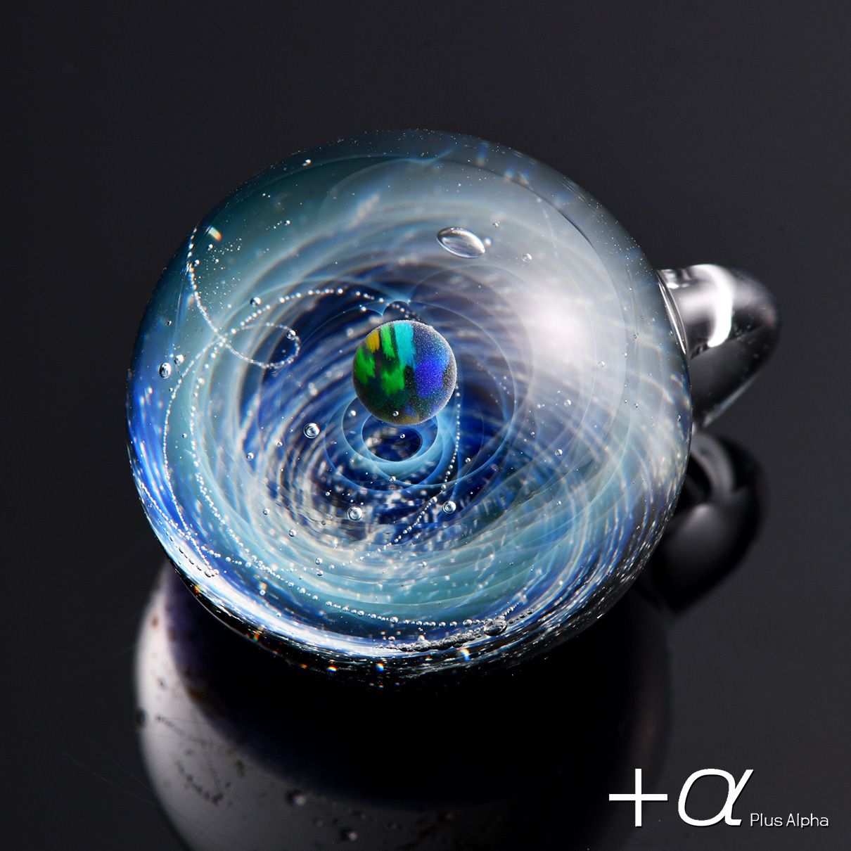 宇宙ガラスペンダント（ブラックオパール）