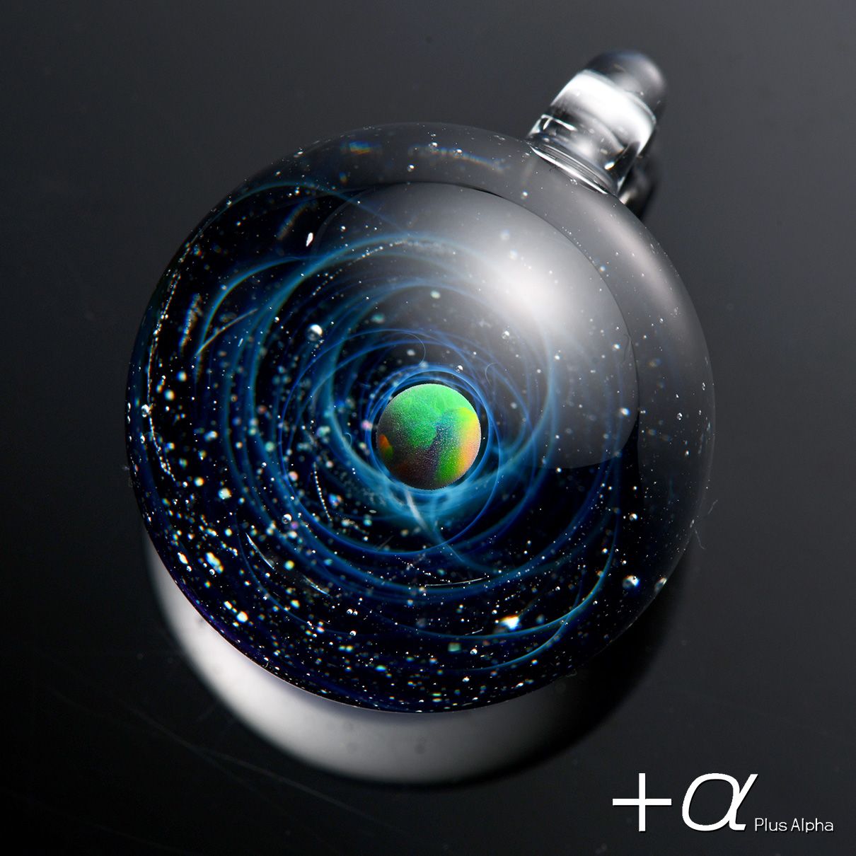 宇宙ガラスペンダント（ブラックオパール）