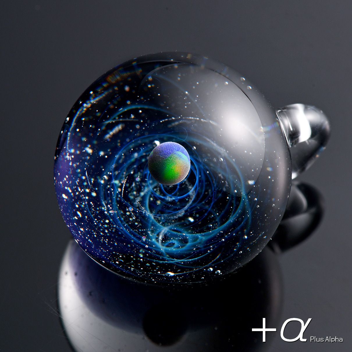 宇宙ガラスペンダント（ブラックオパール）
