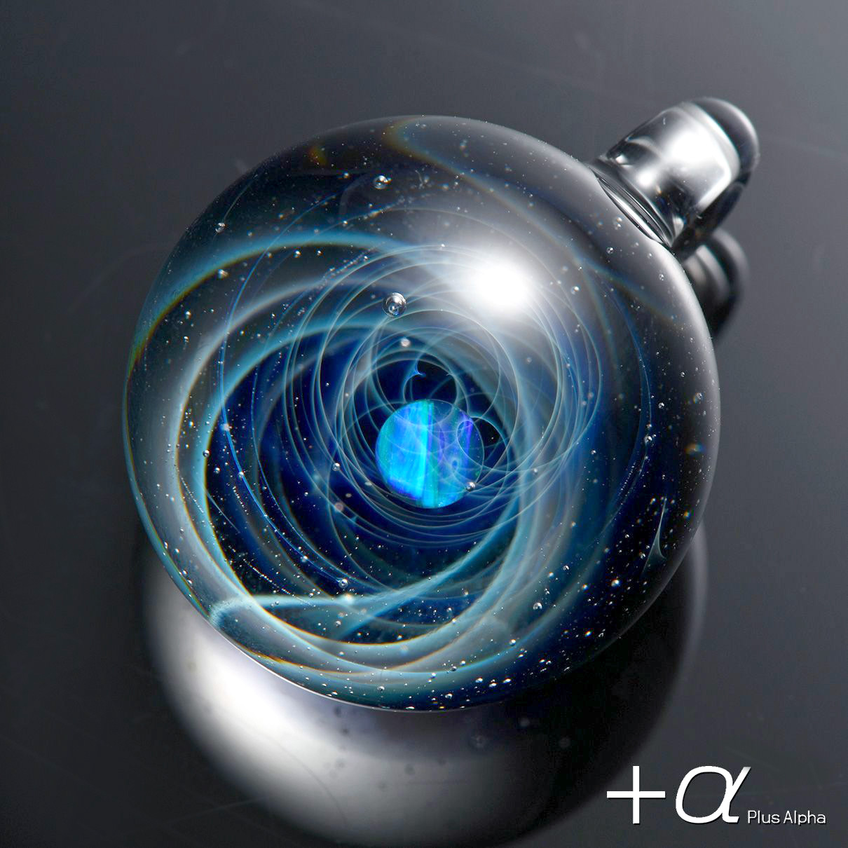 宇宙ガラスペンダント（クリスタルオパール）