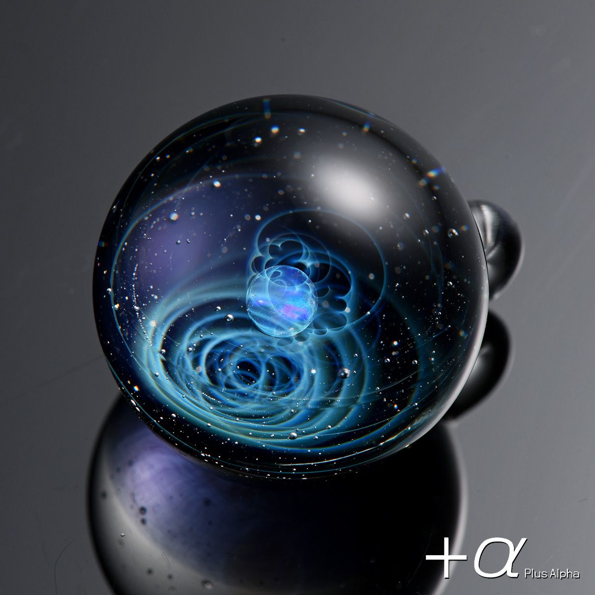 宇宙ガラスペンダント（クリスタルオパール）