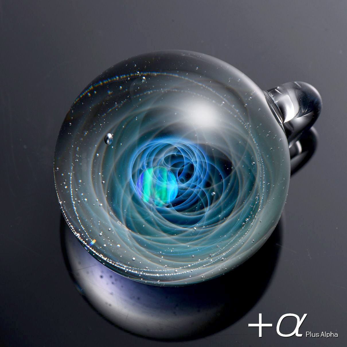 宇宙ガラスペンダント（クリスタルオパール）