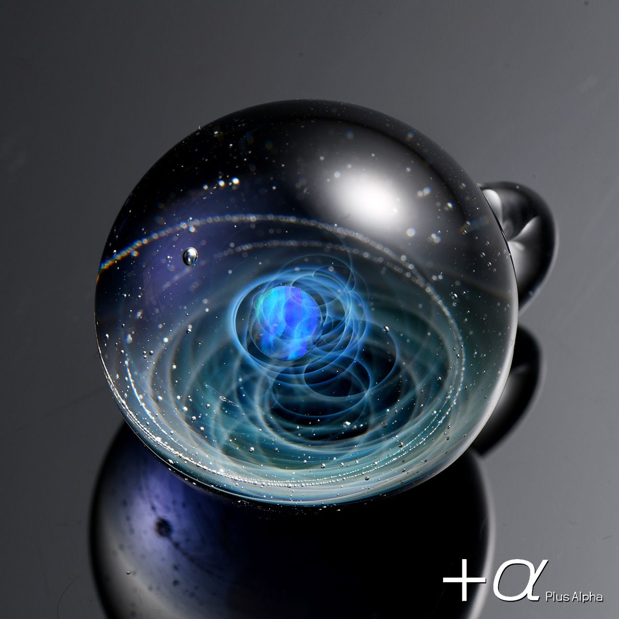 宇宙ガラスペンダント（クリスタルオパール）