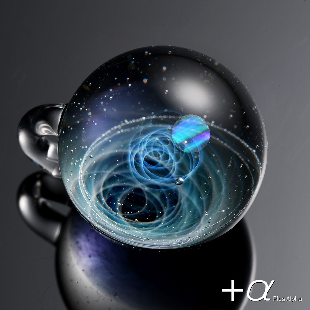 宇宙ガラスペンダント（クリスタルオパール）