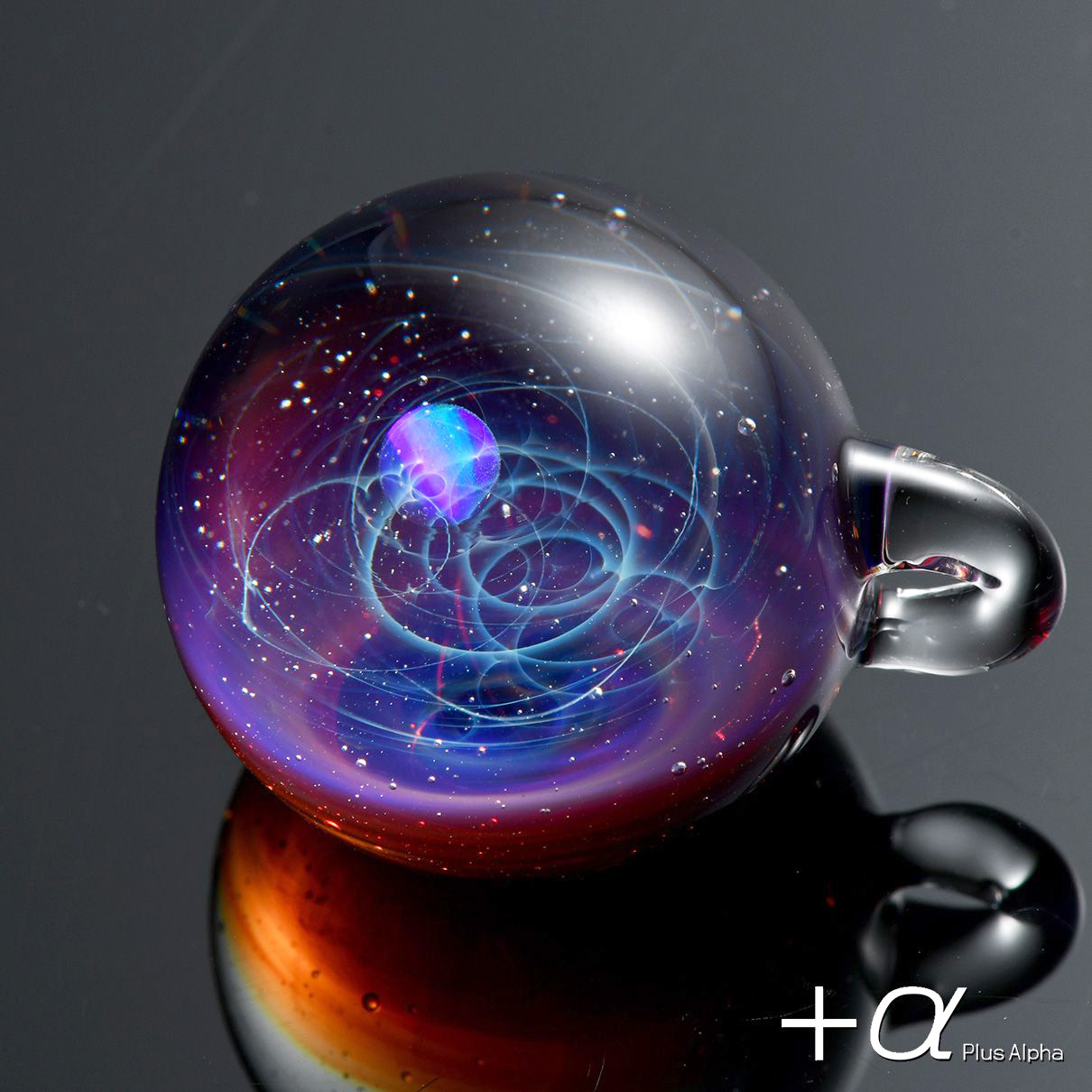 宇宙ガラスペンダント（クリスタルオパール）