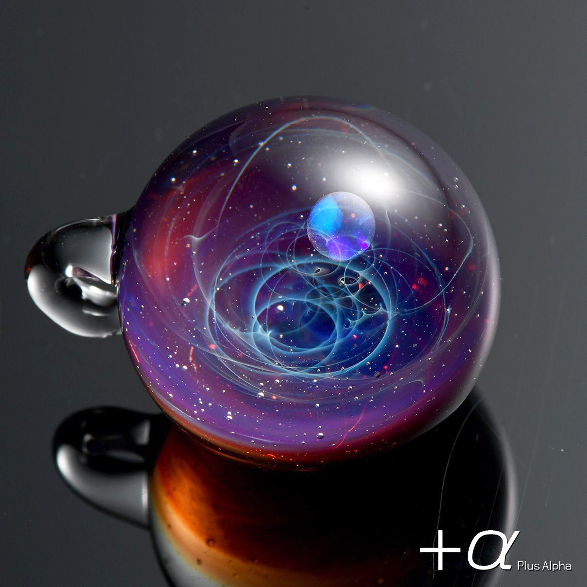宇宙ガラスペンダント（クリスタルオパール）