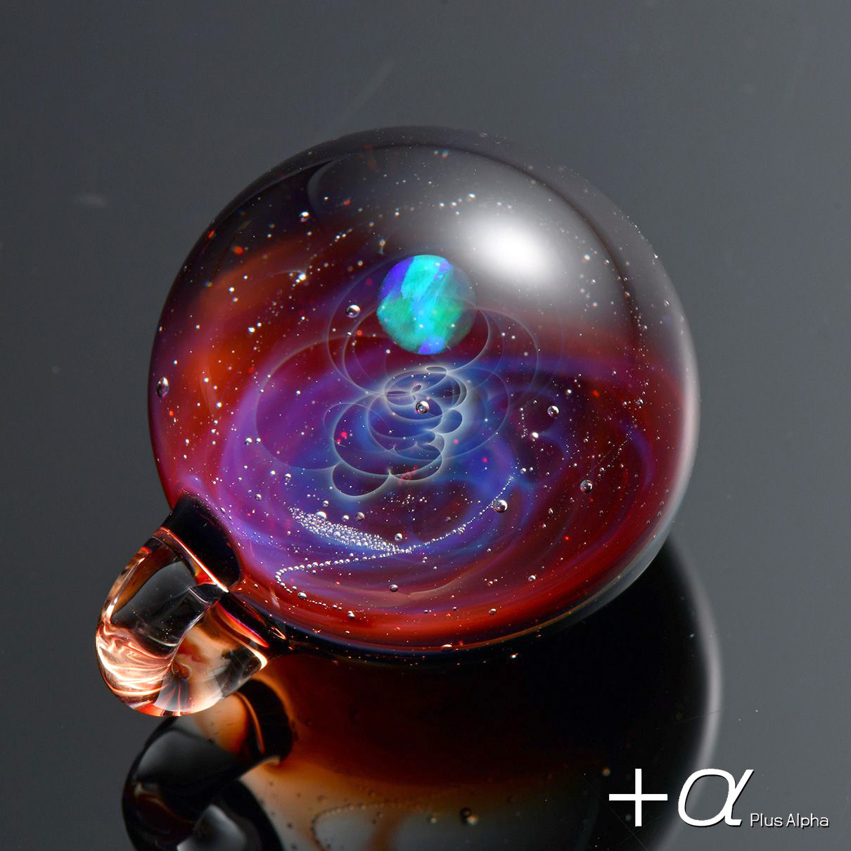 宇宙ガラスペンダント（クリスタルオパール）