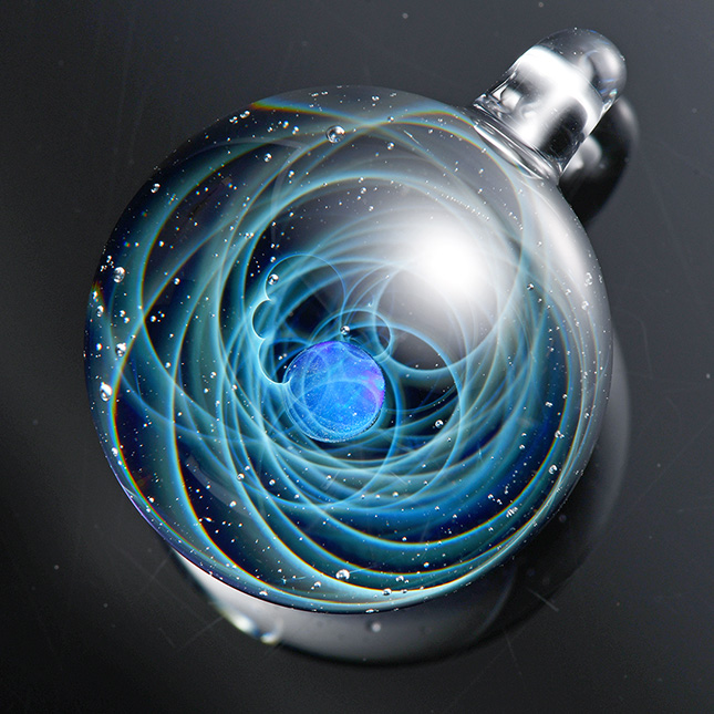 宇宙ガラスペンダント（クリスタルオパール）