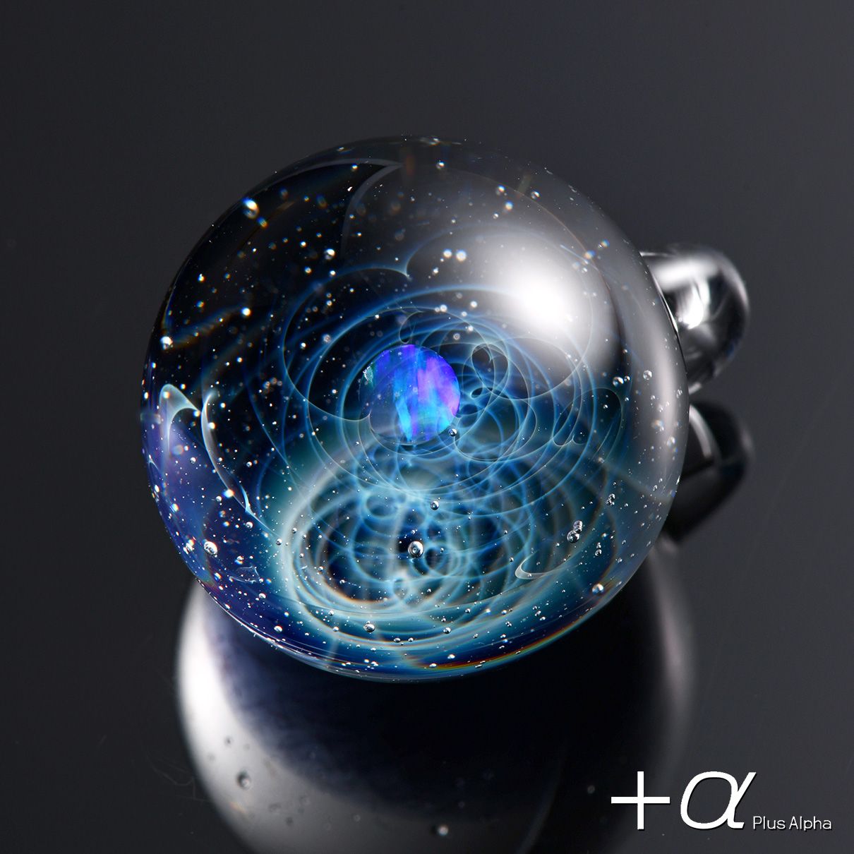 宇宙ガラスペンダント（クリスタルオパール）