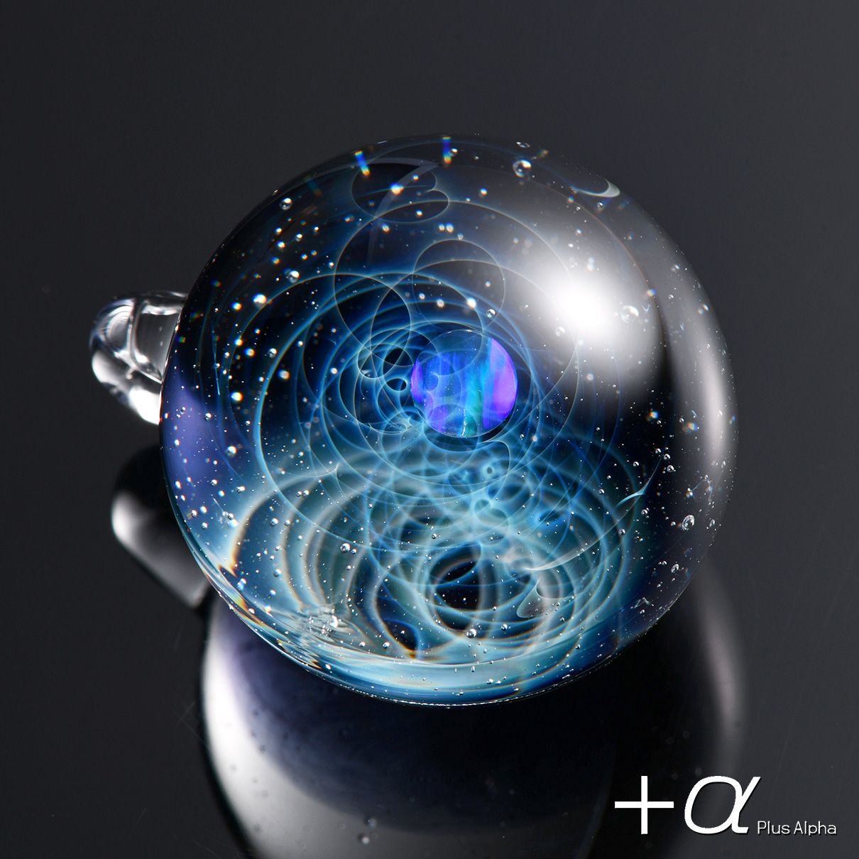 宇宙ガラスペンダント（クリスタルオパール）