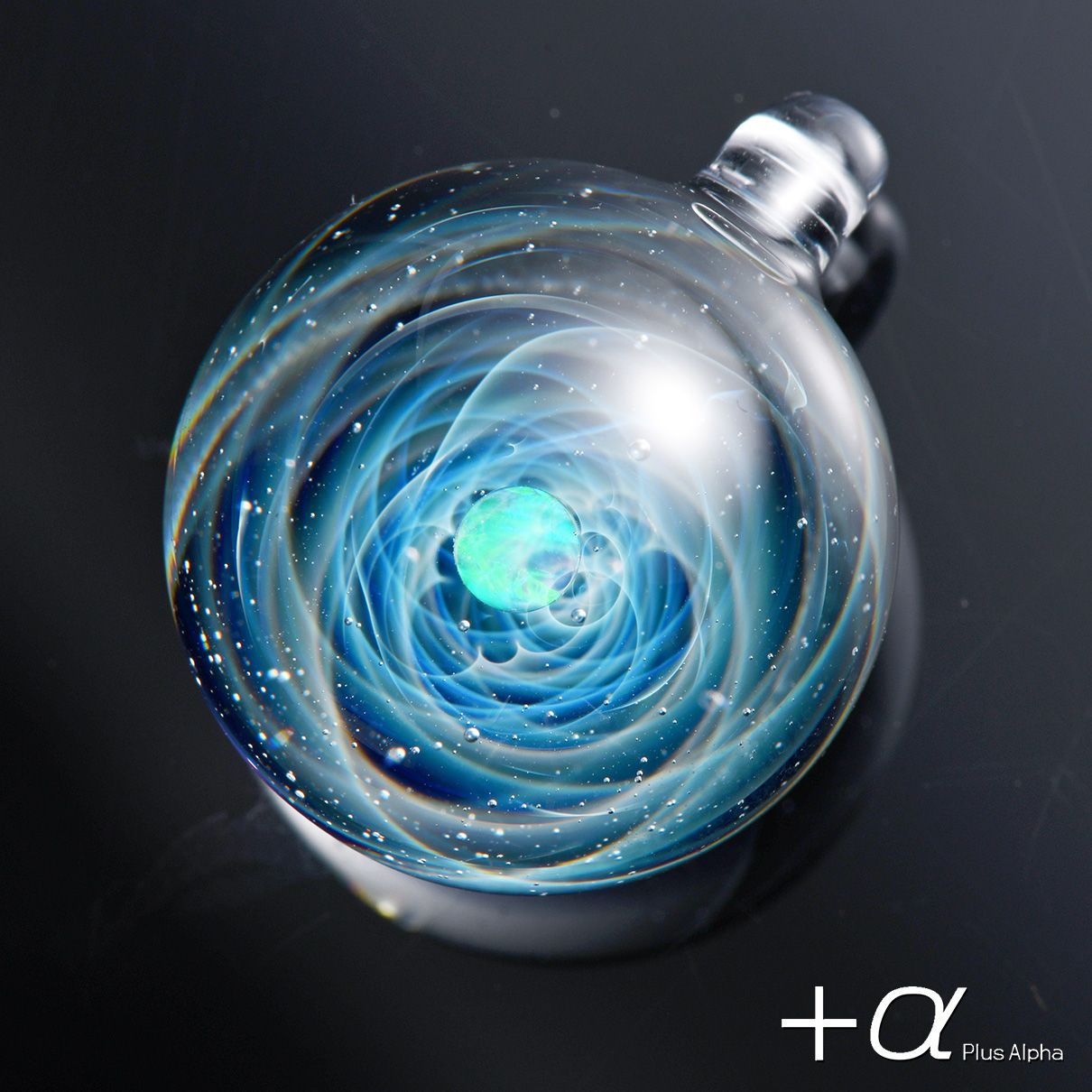 宇宙ガラスペンダント（クリスタルオパール）