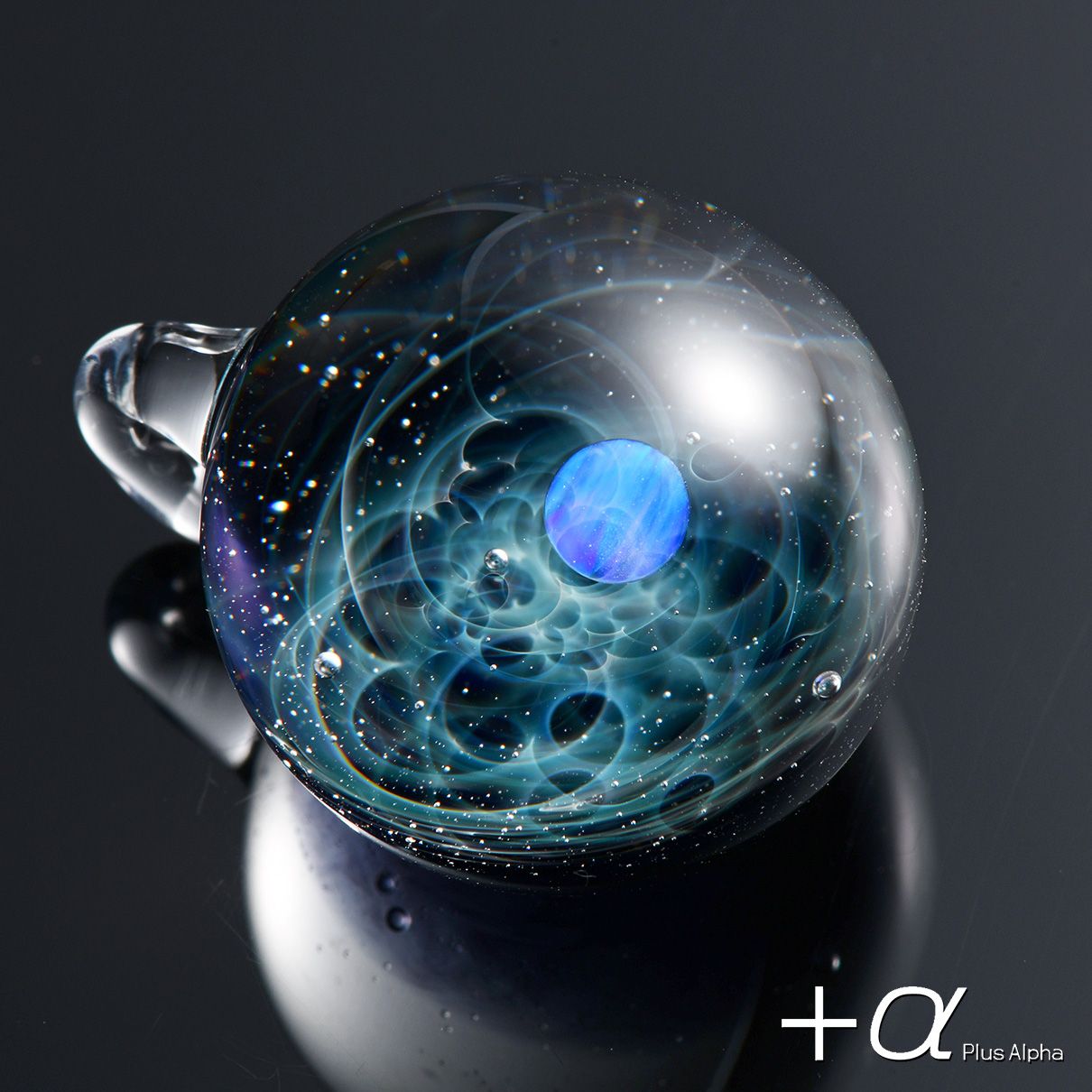 宇宙ガラスペンダント（クリスタルオパール）