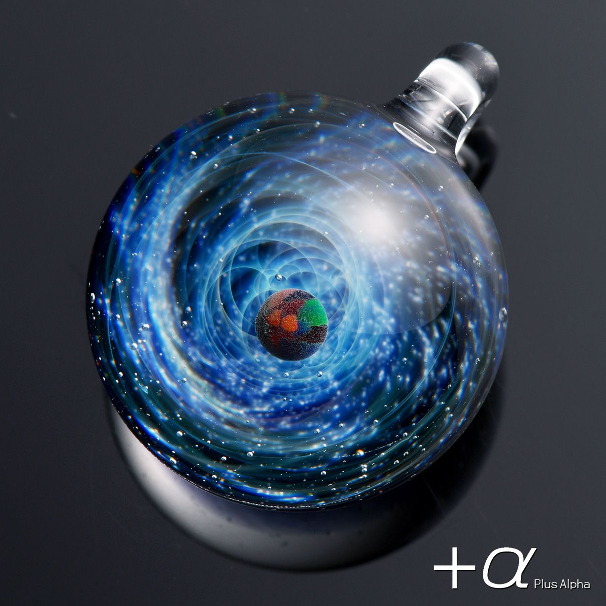 宇宙ガラスペンダント（ブラックオパール）