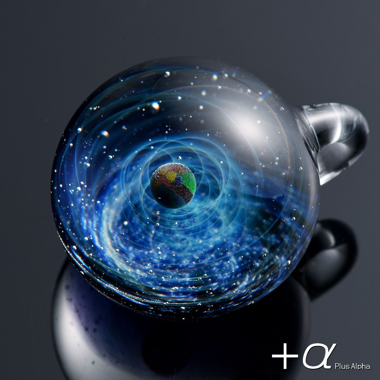 宇宙ガラスペンダント（ブラックオパール）