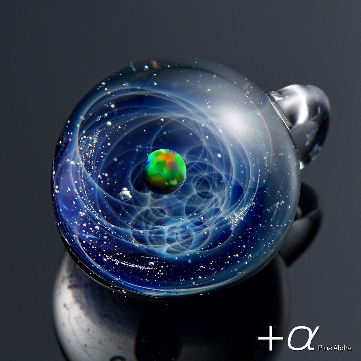 宇宙ガラスペンダント（ブラックオパール）