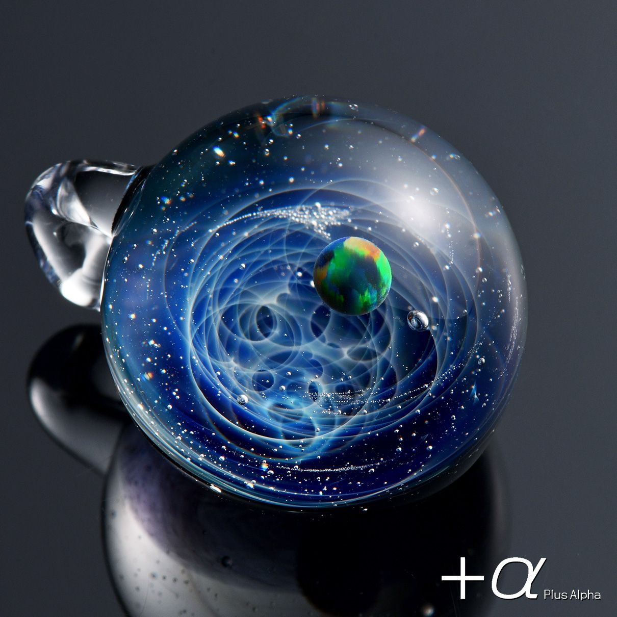 宇宙ガラスペンダント（ブラックオパール）