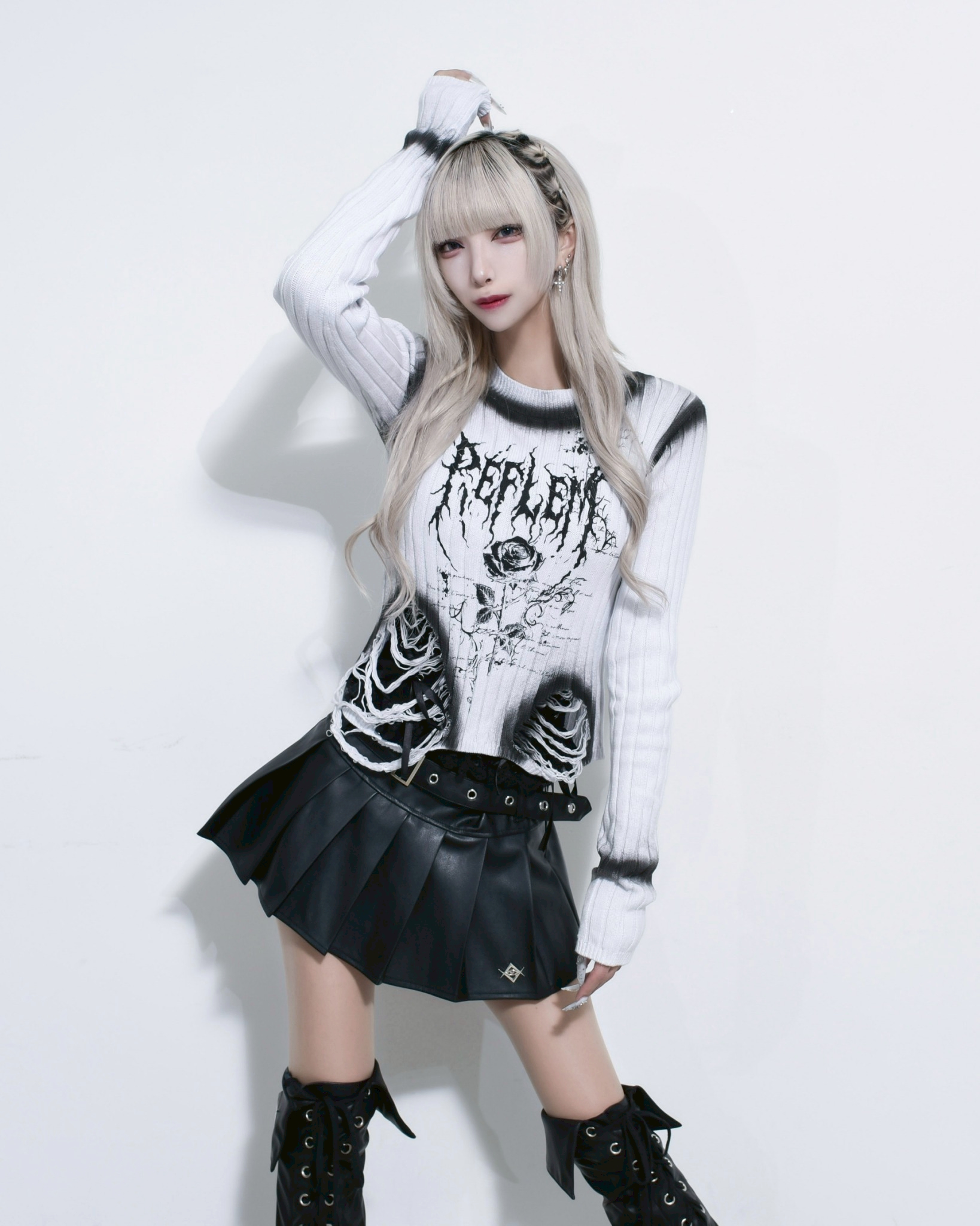 [REFLEM] Spray Damaged Cropped Ribbed Knit