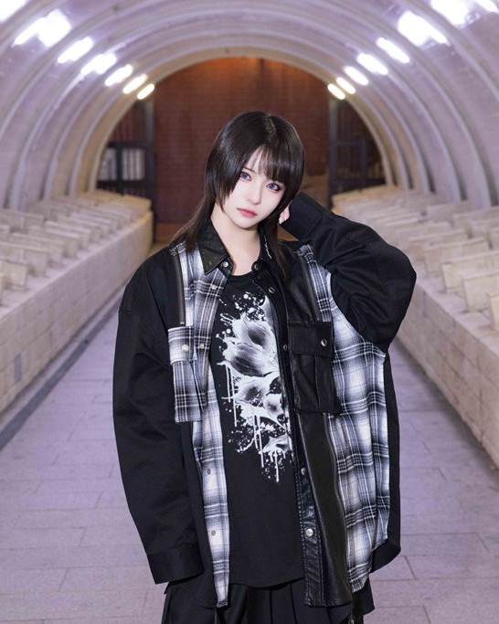 [AdaNous] Docking Shirt