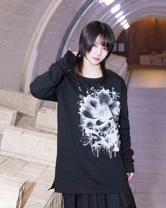 [AdaNous] Ink Wash Flower Long-Sleeve T-Shirt
