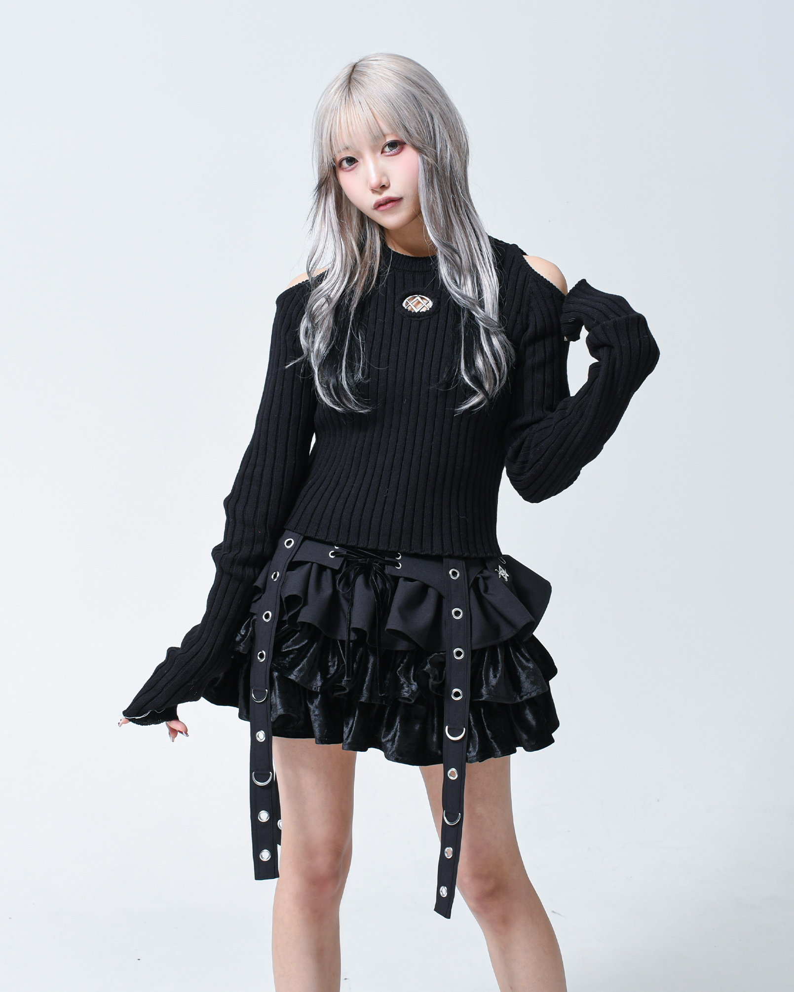 [REFLEM] Oval Logo Cropped Ribbed Knit