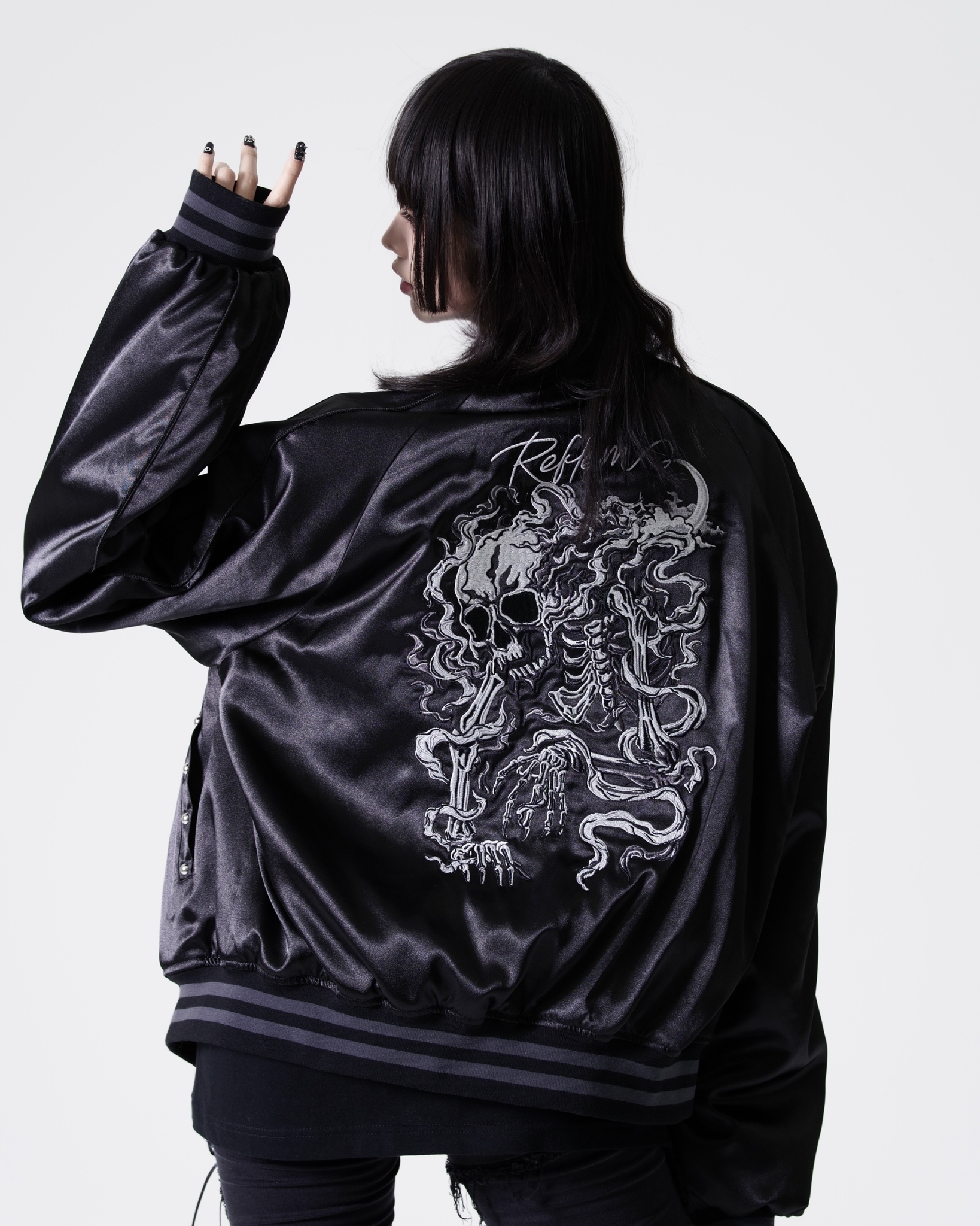 [REFLEM] Skull Embroidered Souvenir Jacket