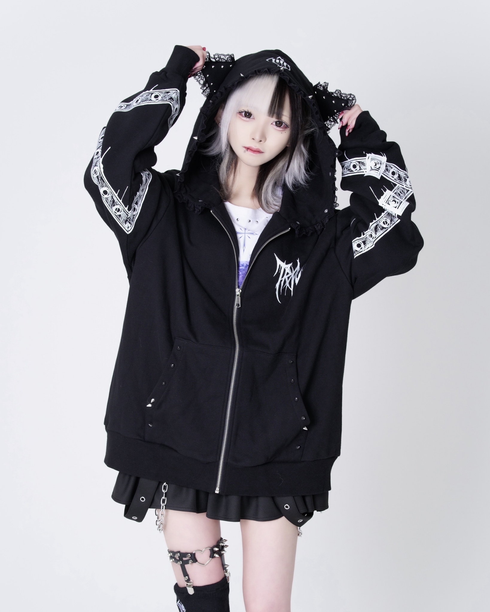 [TRAVAS TOKYO] Zip-Up Hoodie with Cat Ears and Lace