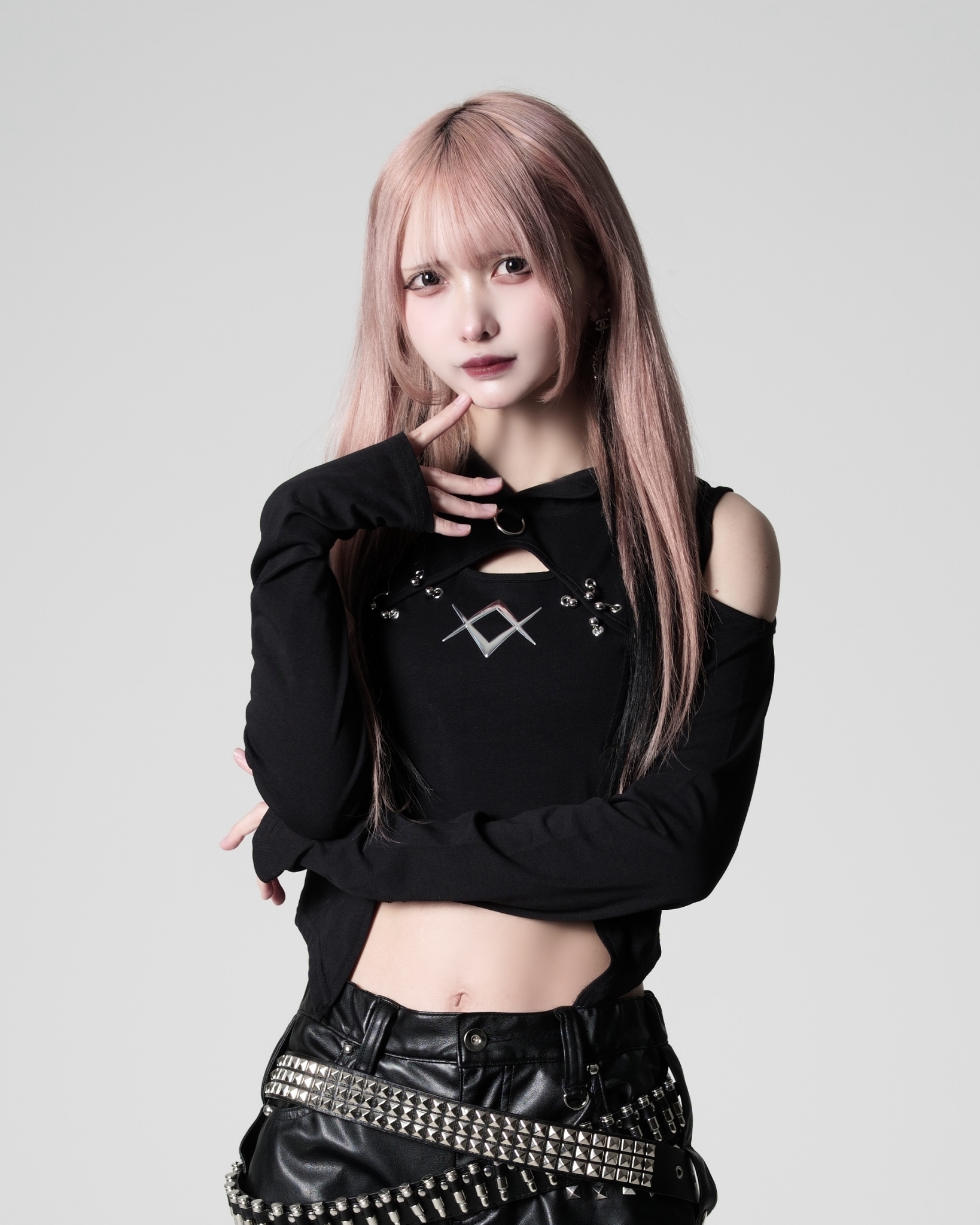 [REFLEM] Hooded Off-the-Shoulder Top