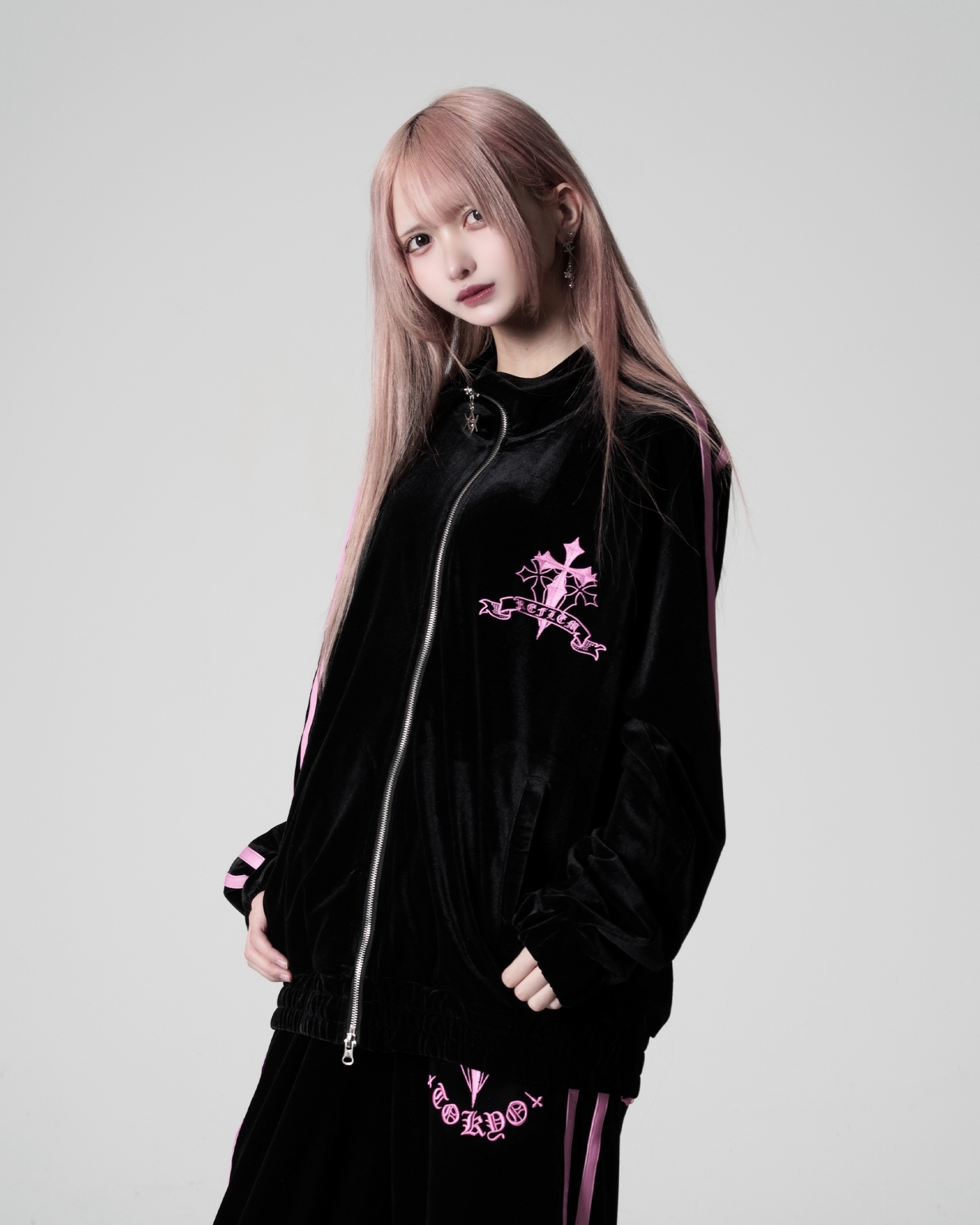 [REFLEM] Cross Embroidered Velour Track Jersey