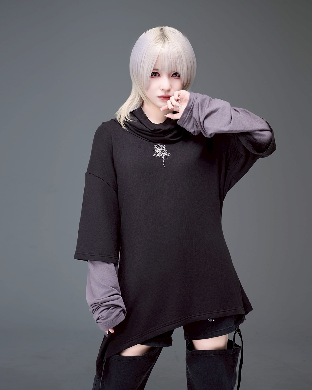 [AdaNous] Madonnalily Layered Drape Tee