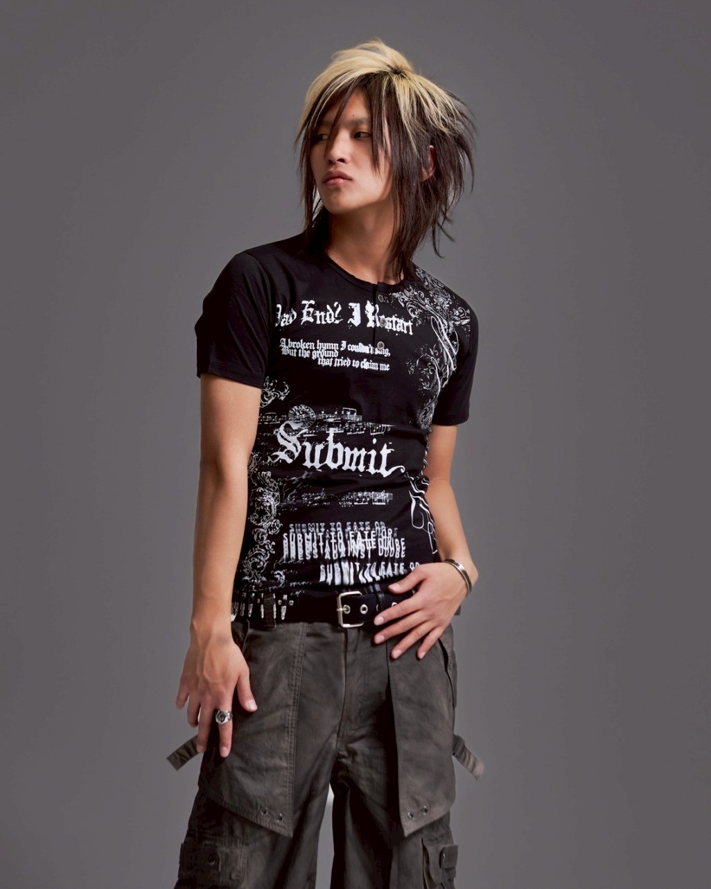 [FUGA] Graphic Henley Neck T-Shirt