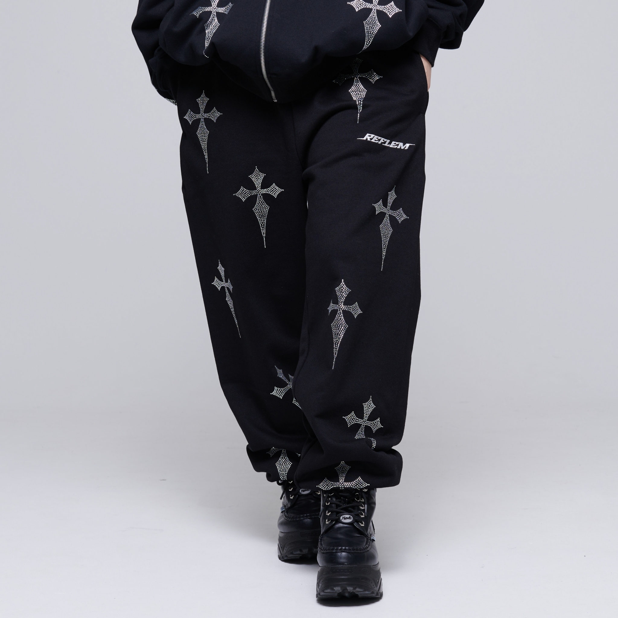 [REFLEM] Cross Pattern Rhinestone Sweatpants