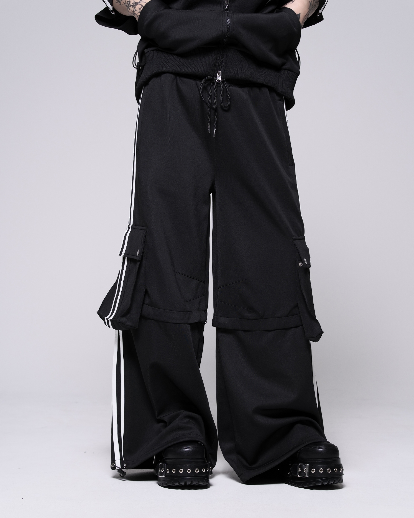 [REFLEM] Convertible Wide-Leg Cargo Track Pants