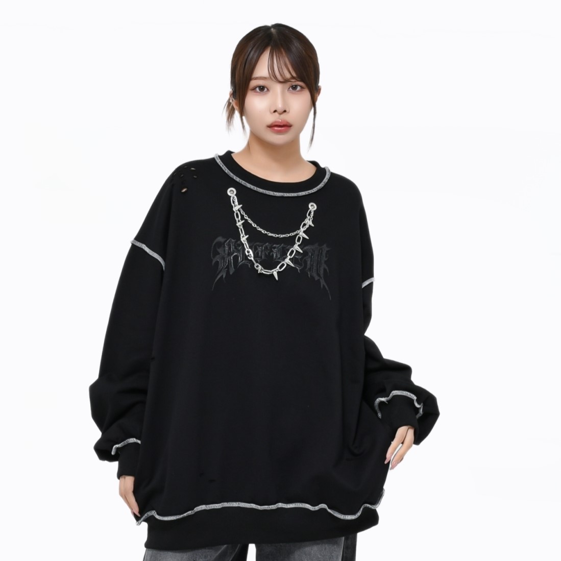 [REFLEM] Rock Logo Sweatshirt with Chain