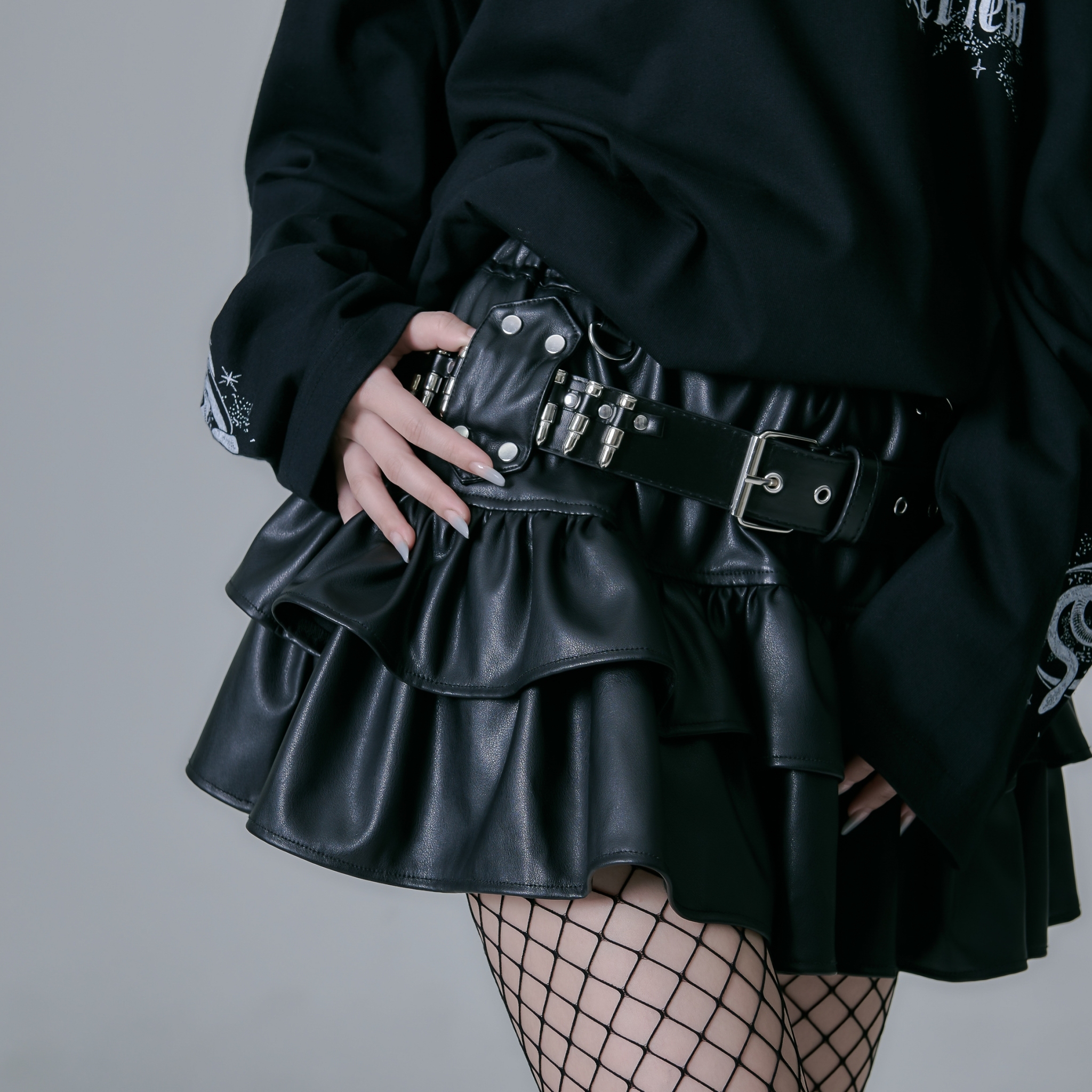 [REFLEM] Frilled Skirt with Bullet Belt