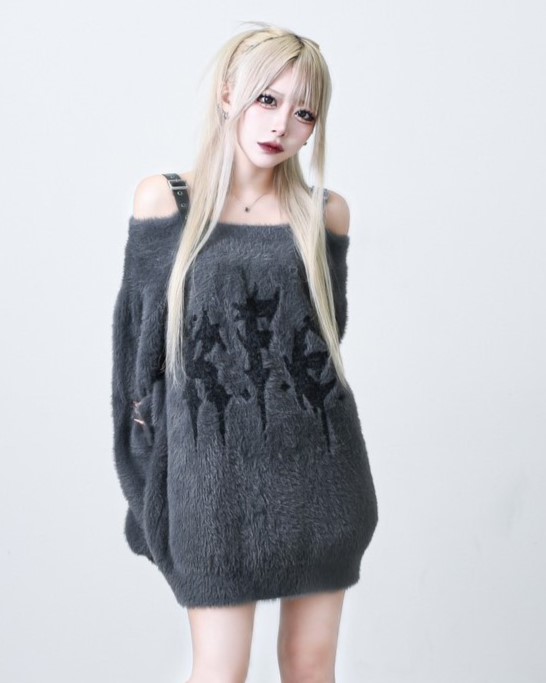 [REFLEM] Feathered Yarn Off-the-Shoulder Knit