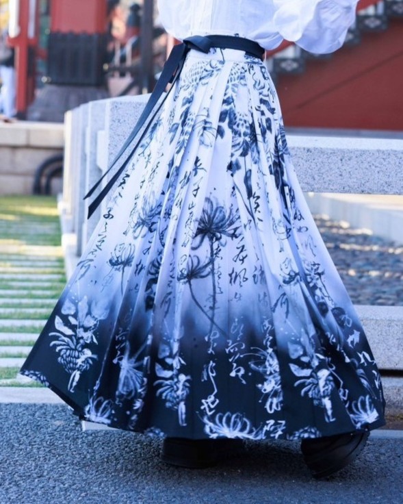 [AdaNous] Pleated Hakama Wrap Skirt