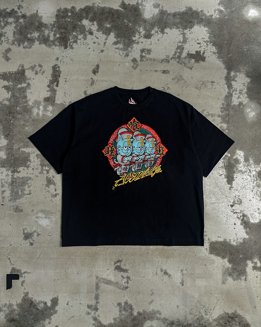 [A'gem] Short-Sleeved T-Shirt with with Embroidered Row of 3 Jiangshi