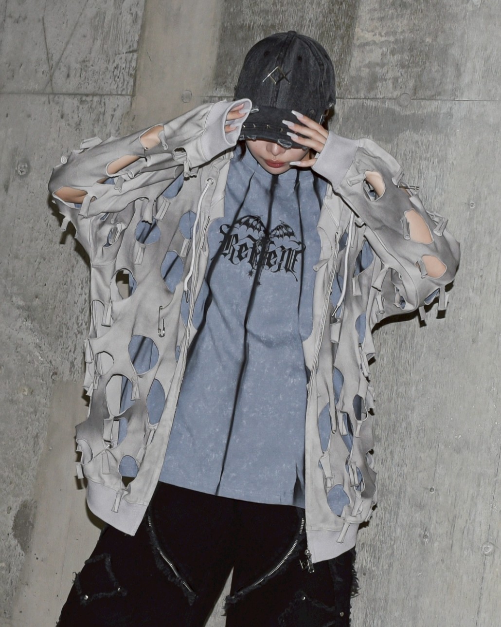 [REFLEM] Pigmented All Over Damaged Zip Hoodie