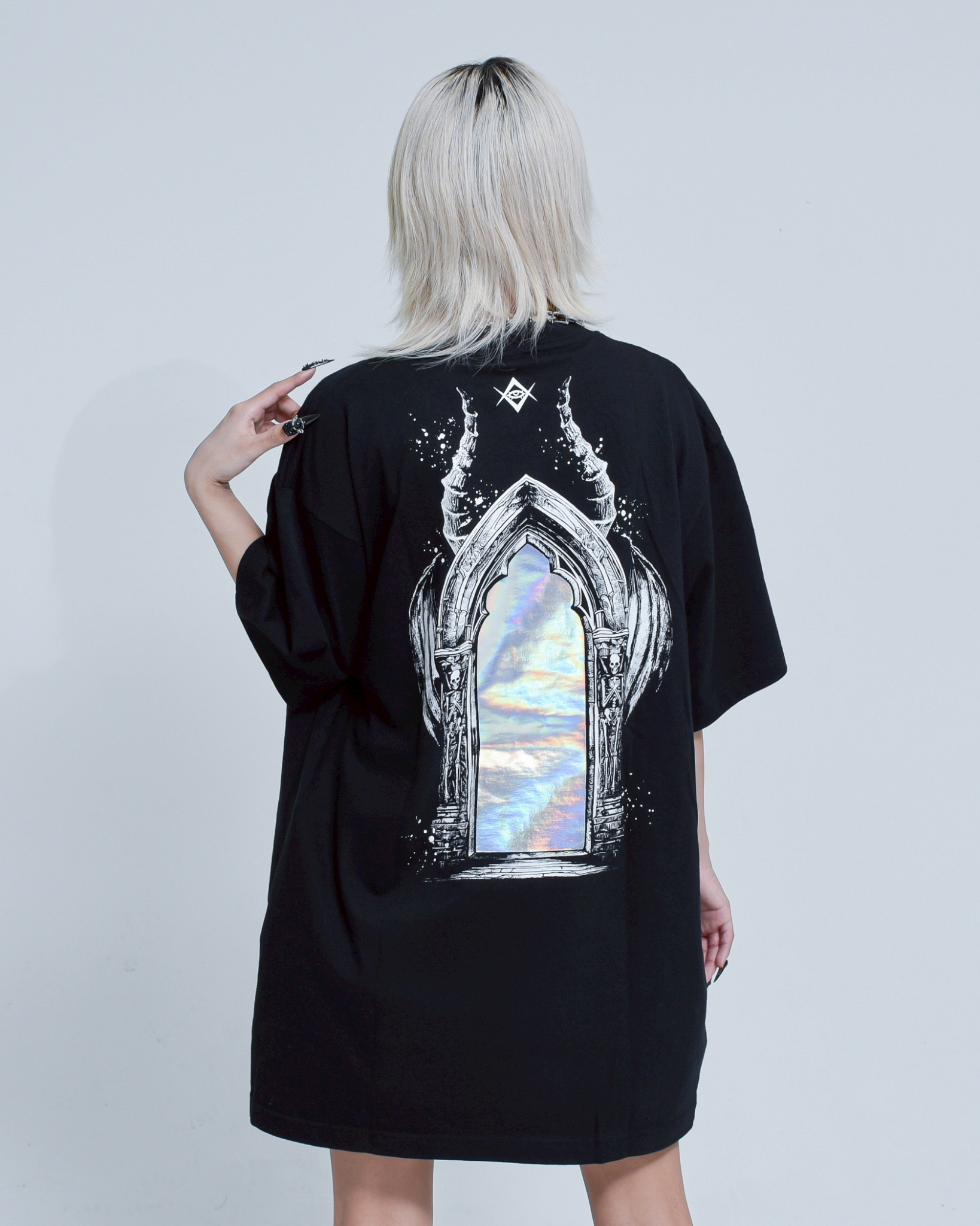 [REFLEM] Hologram Print T-Shirt