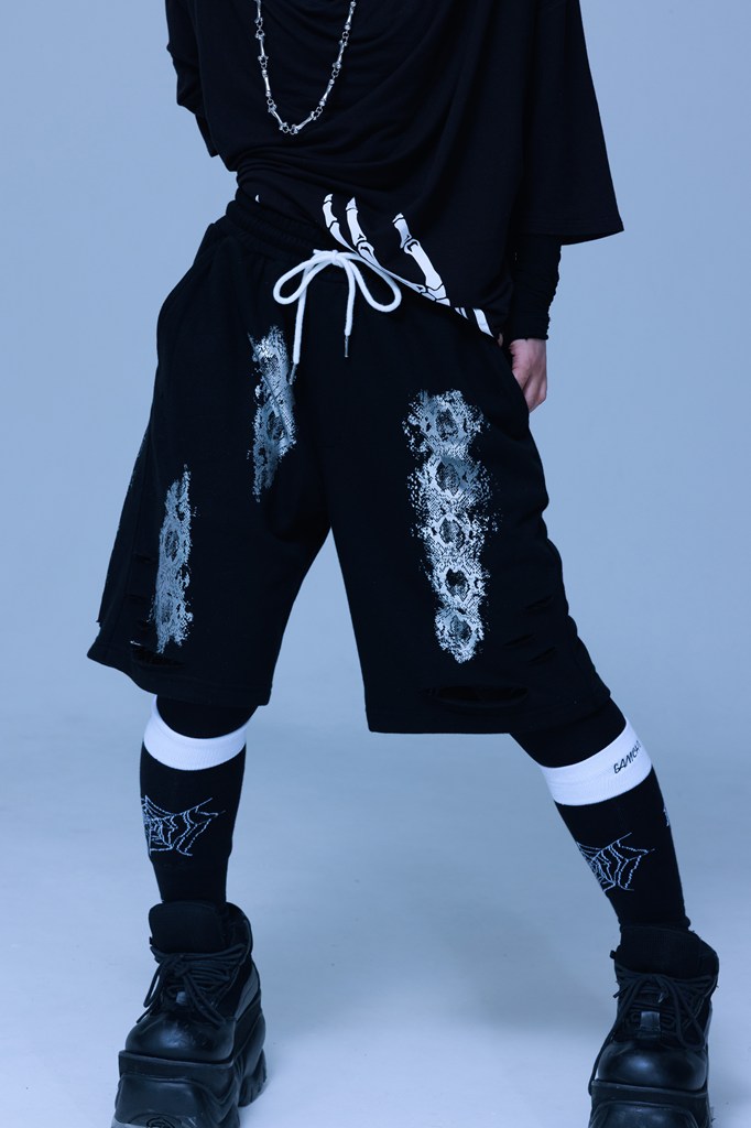 [Gamchu] "I'm Actually Drawn to Sparkly Things" Python-Print Sweat Shorts