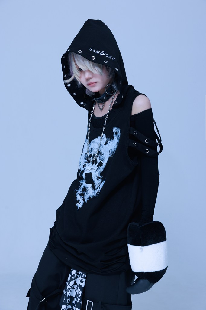 [Gamchu] I Just Want to Stay in the Shadows Forever" Hooded Tank Top with Skull Design