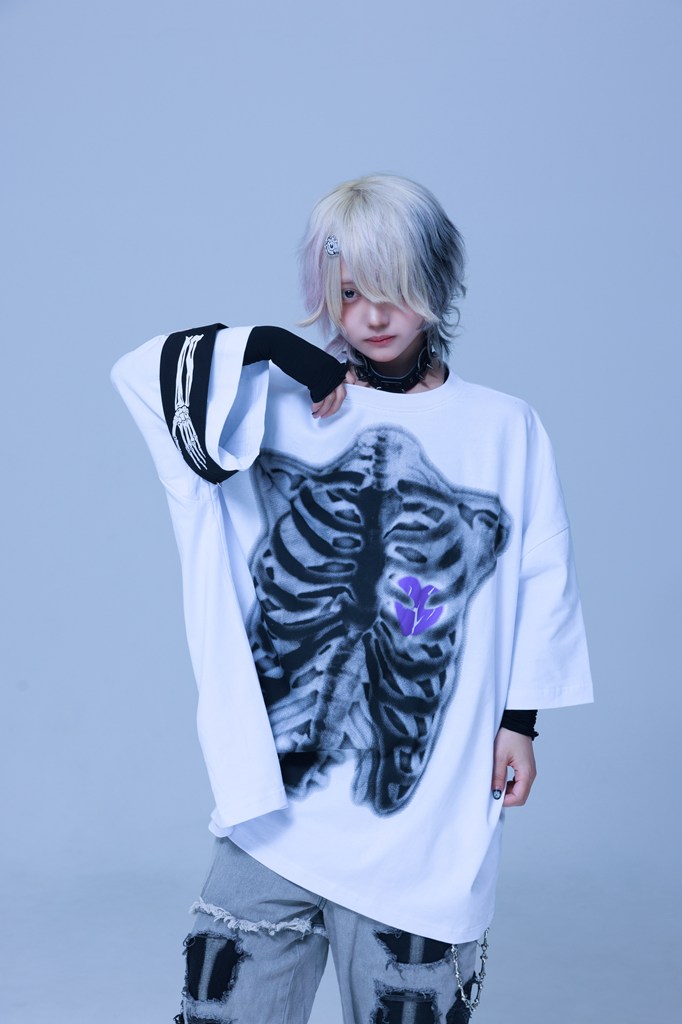[Gamchu] "If I Had a Heart, Maybe I Would Have Been an Honor Student" X-Ray Oversized Tee with Armband