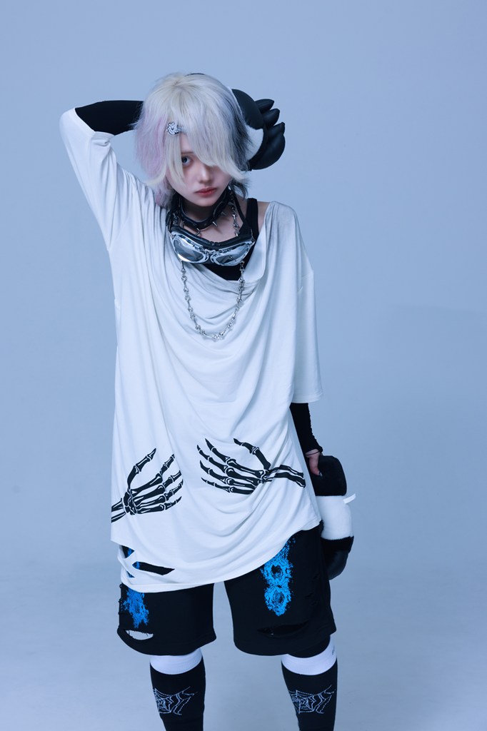 [Gamchu] "I Plan to Take It Easy Until I'm Nothing but Bones" Hand-Bone Drape Tee