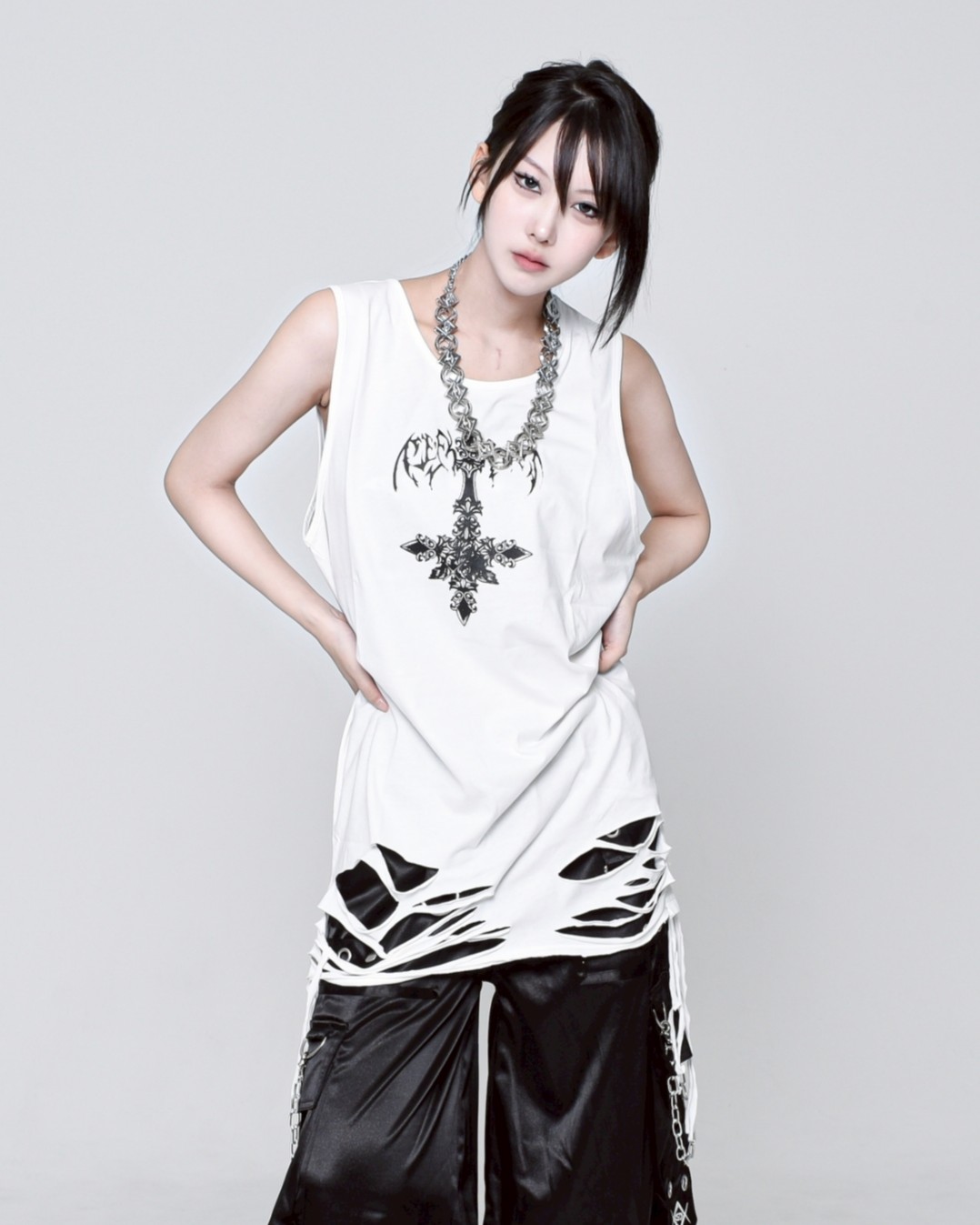 [REFLEM] Distressed Tank Top