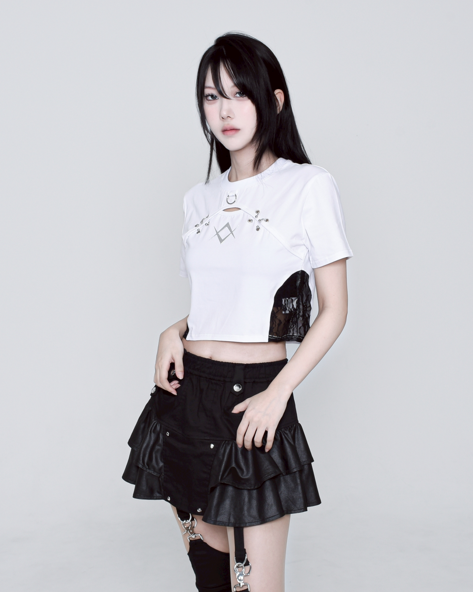 [REFLEM] Cropped T-Shirt with Lace