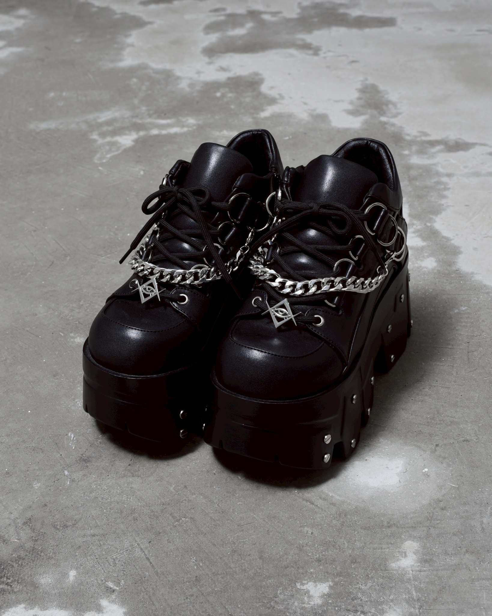 [REFLEM] Platform Shoes with Chain