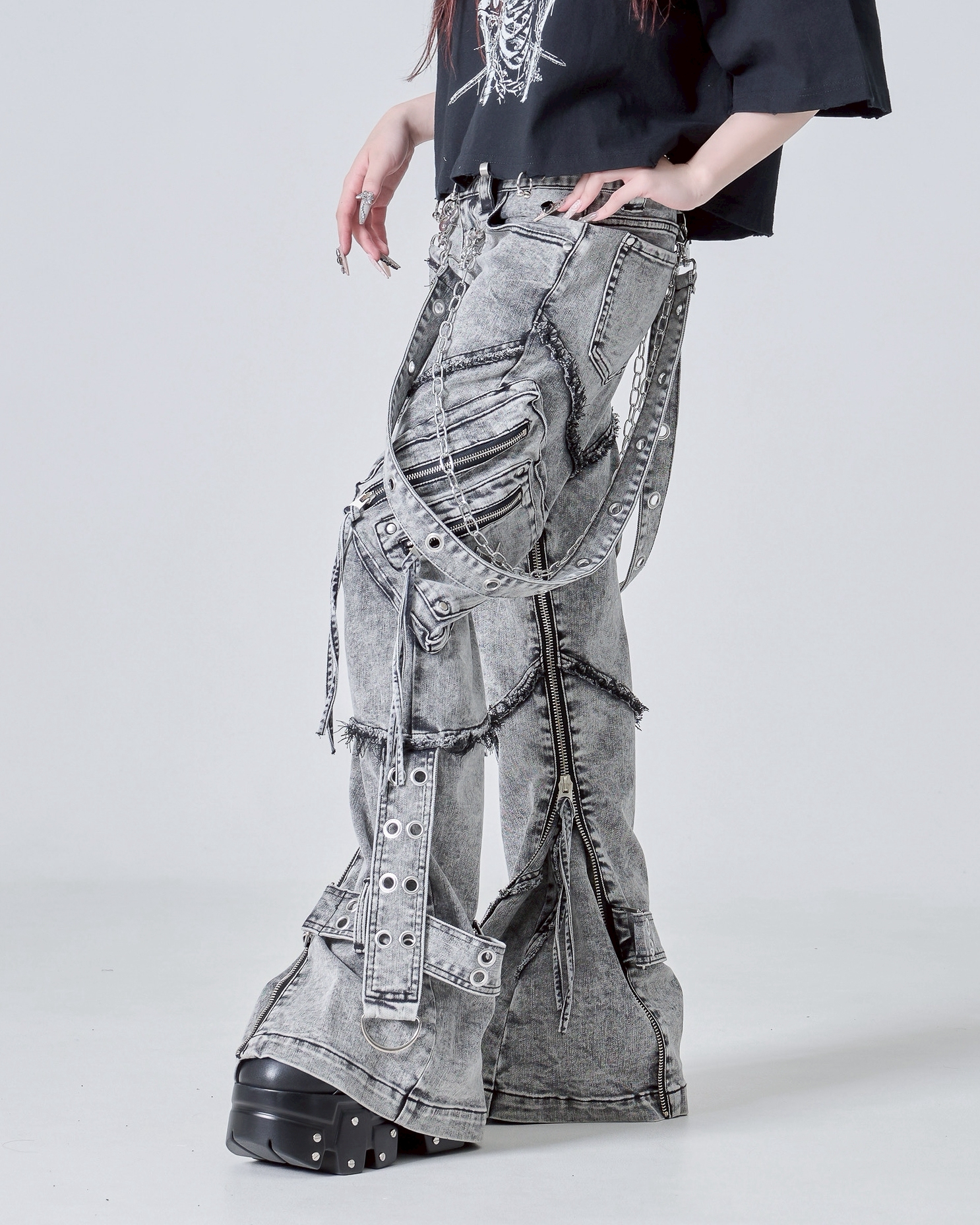 [REFLEM] Flared Denim Pants with Suspenders