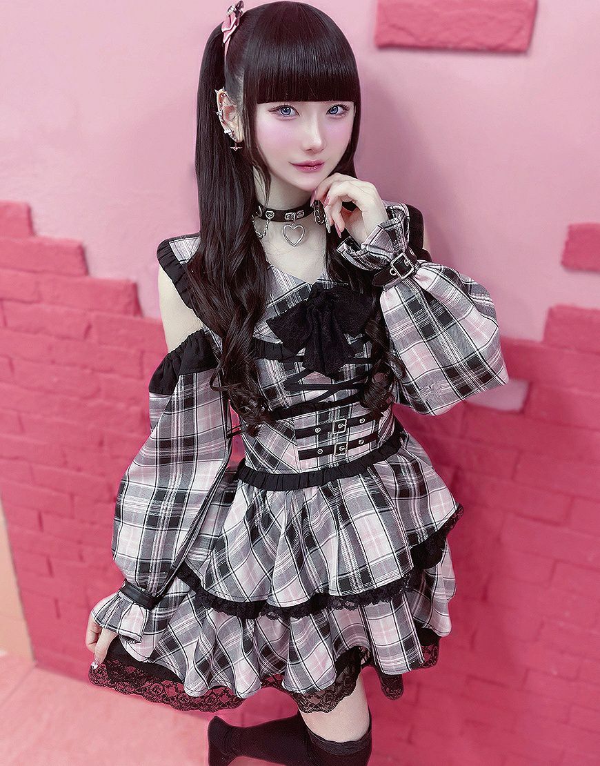 [ililil] Jirai Girly’s Ultimate Weapon for Meeting Her Oshi (One-Piece Dress)